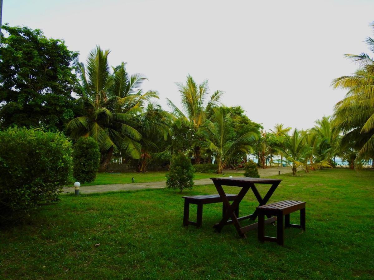 Aqua Marine Beach Hotel Kalkudah  Eksteriør bilde