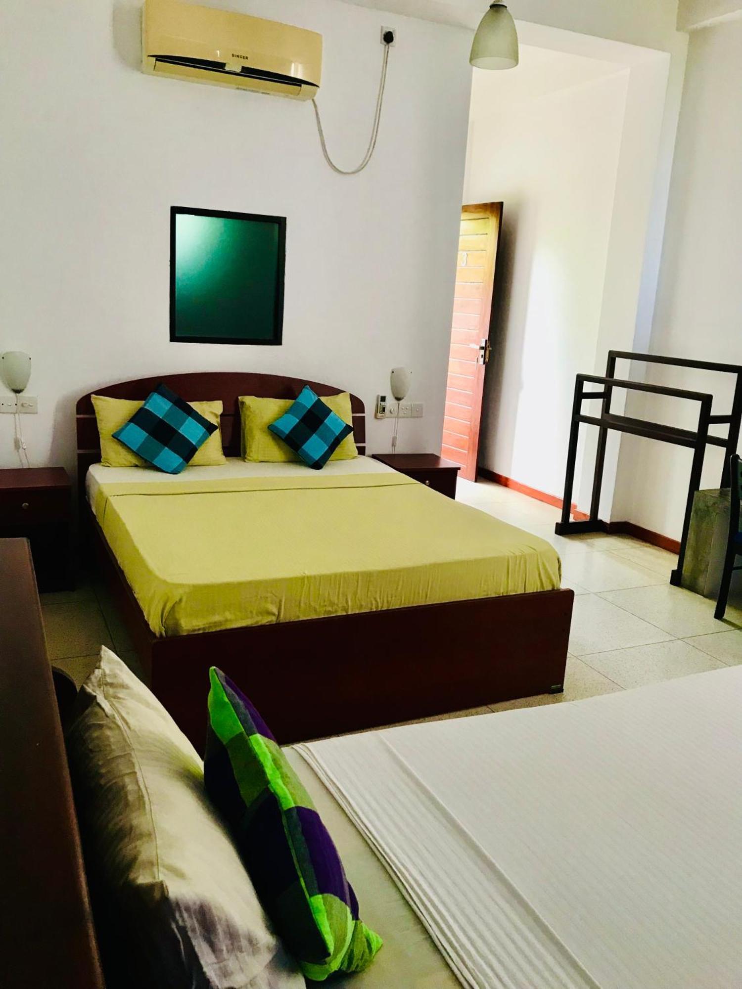 Aqua Marine Beach Hotel Kalkudah  Eksteriør bilde